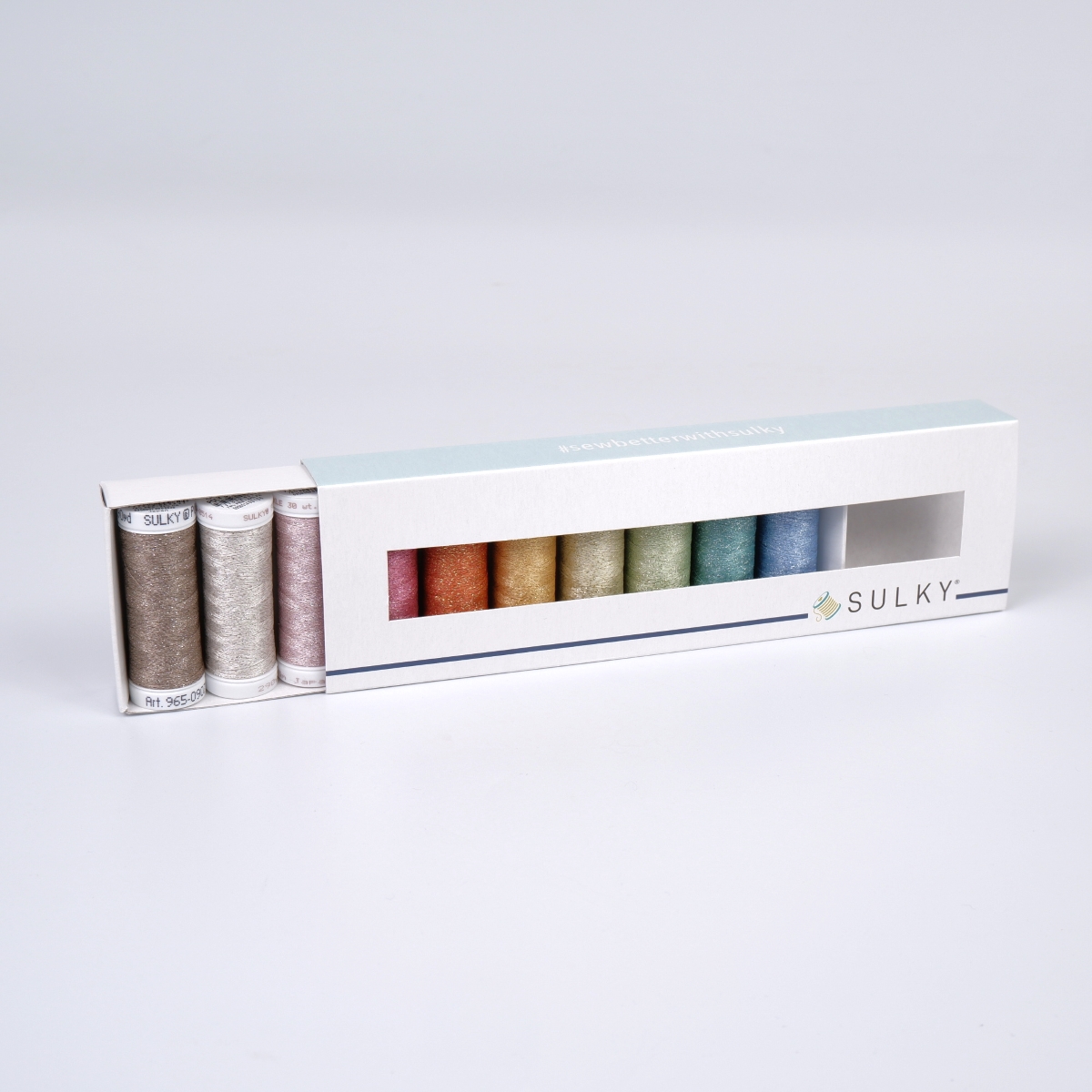 SULKY POLY SPARKLE 30 - Glittering Pastel
(10x 265m Snap Spulen) SULKY POLY SPARKLE 30 - Glittering Pastel
(10x 265m Snap Spulen)