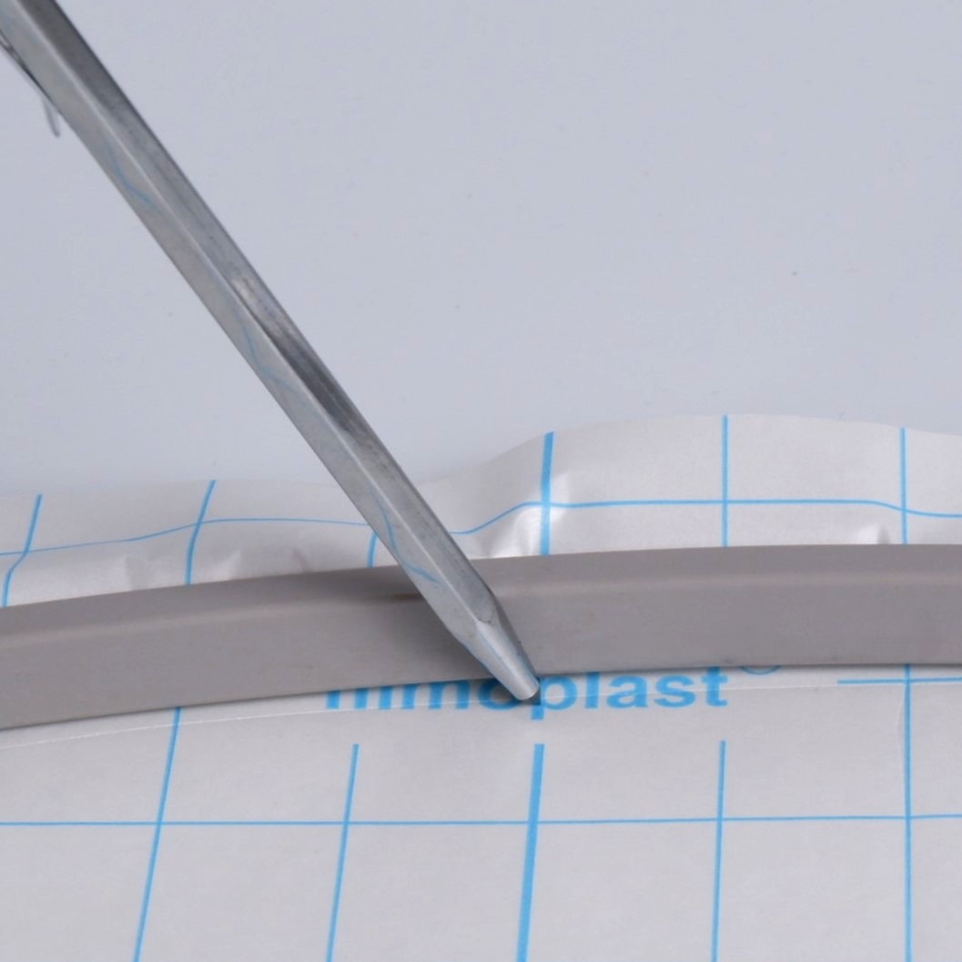 Special slitting pen for FILMOPLAST