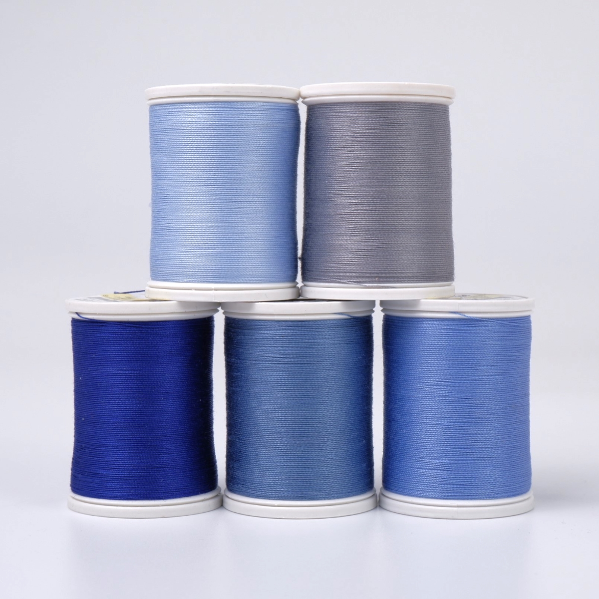 SULKY COTTON 30 - INDIGO (5x 450m King
Spulen) SULKY COTTON 30 - INDIGO (5x 450m King
Spulen)