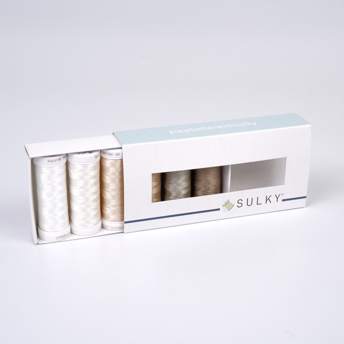 SULKY RAYON 40 - NEUTRALS (6x 225m Snap
Spulen) SULKY RAYON 40 - NEUTRALS (6x 225m Snap
Spulen)