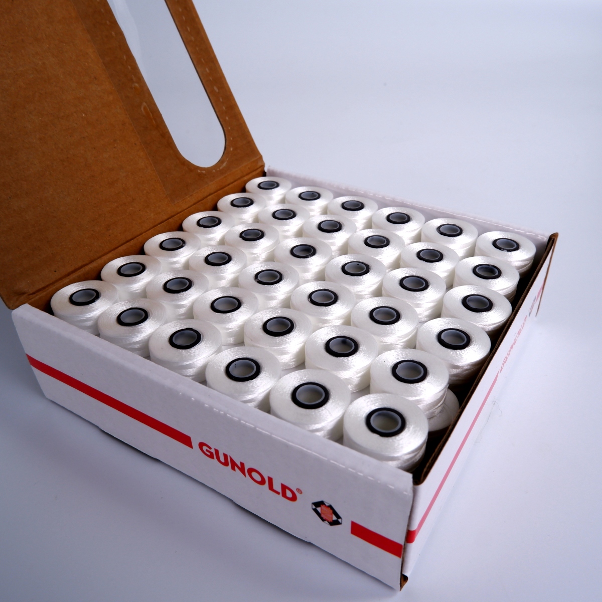 BOBBY FIL CORE MAGNETIC white, 144 spools with core, without side disc