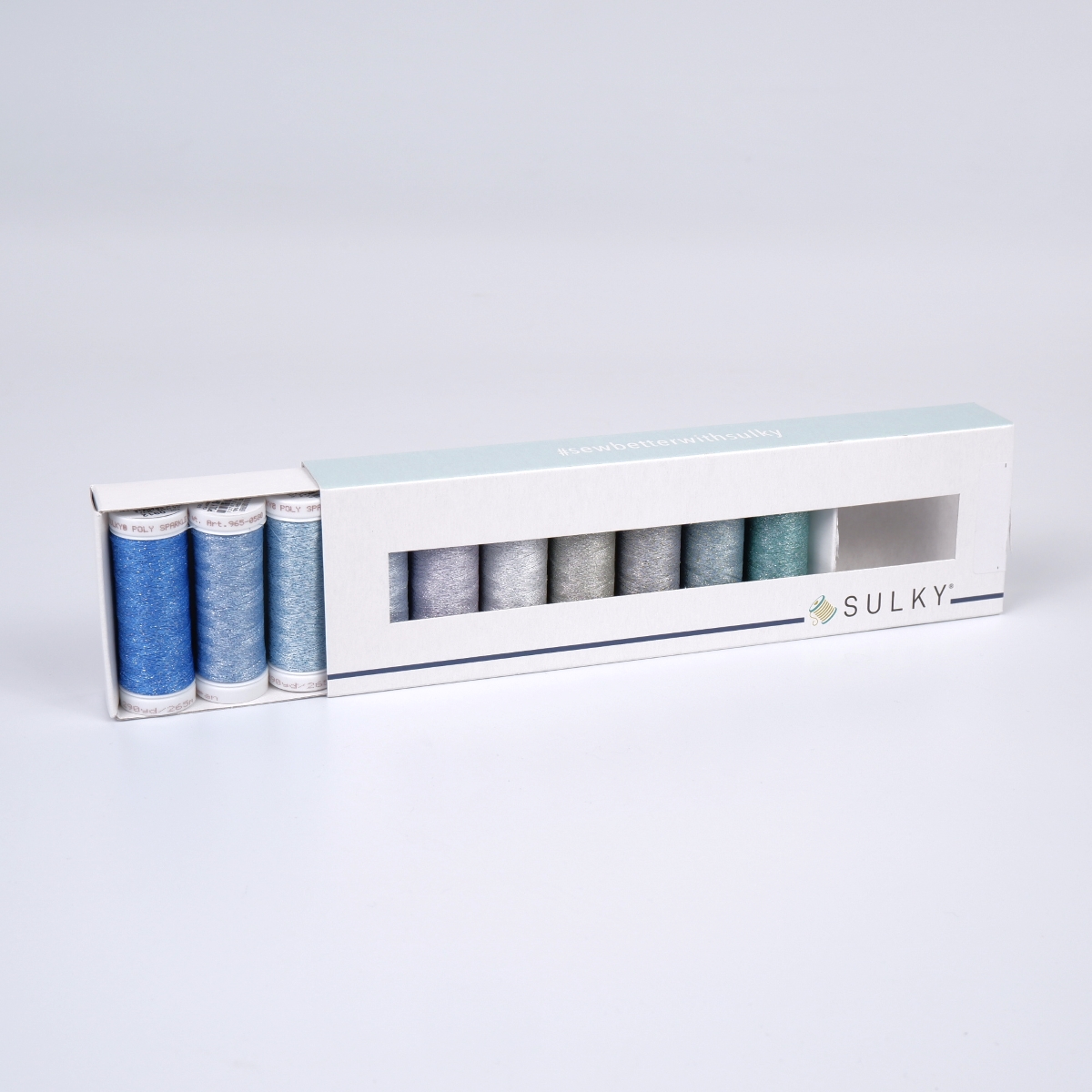 SULKY POLY SPARKLE 30 - Frozen Sea (10x
265m Snap Spulen) SULKY POLY SPARKLE 30 - Frozen Sea (10x
265m Snap Spulen)