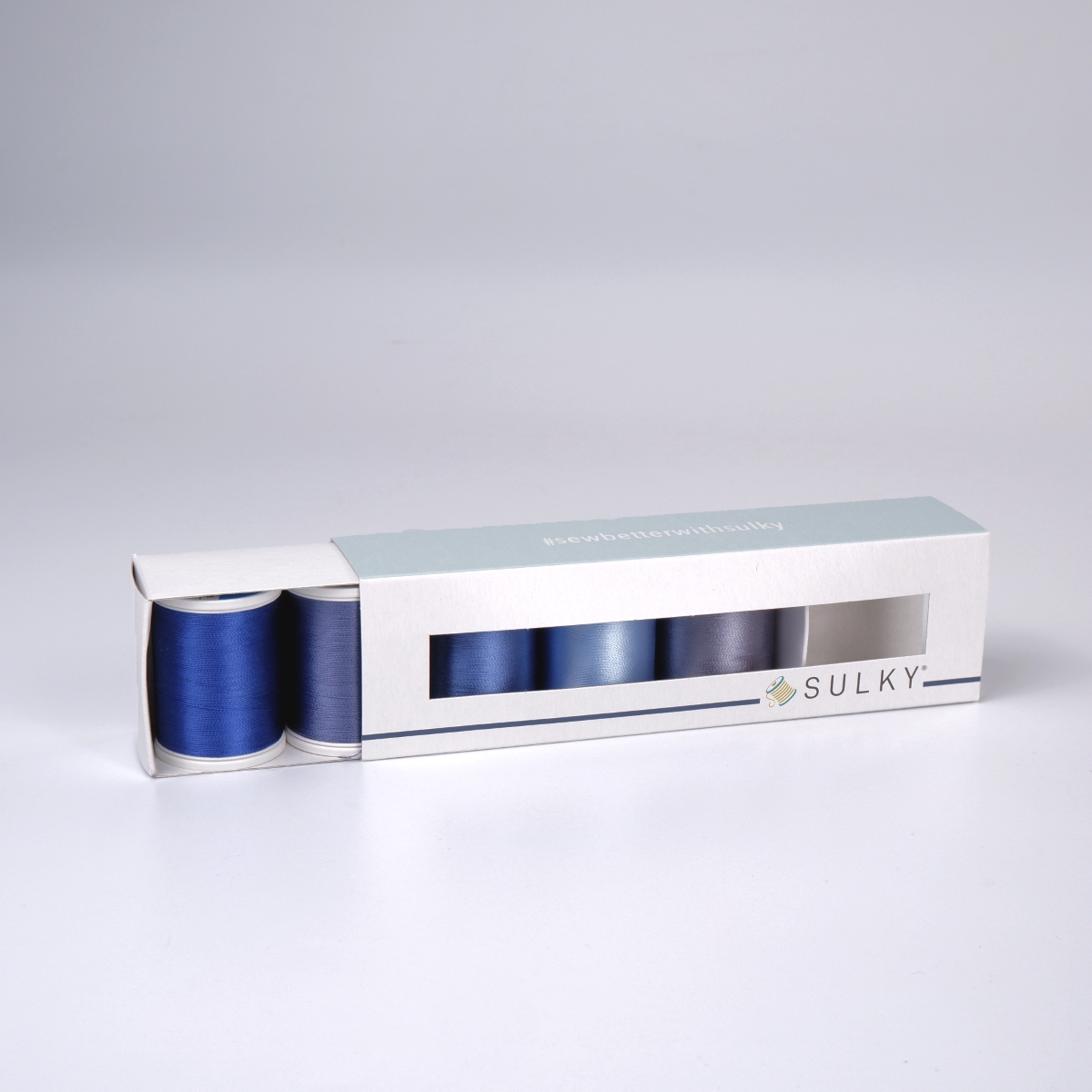 SULKY RAYON 40 - INDIGO (5x 780m King
Spulen) SULKY RAYON 40 - INDIGO (5x 780m King
Spulen)
